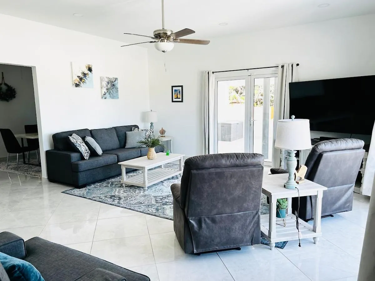 Caribbean Breeze Villa Oranjestad 0*,